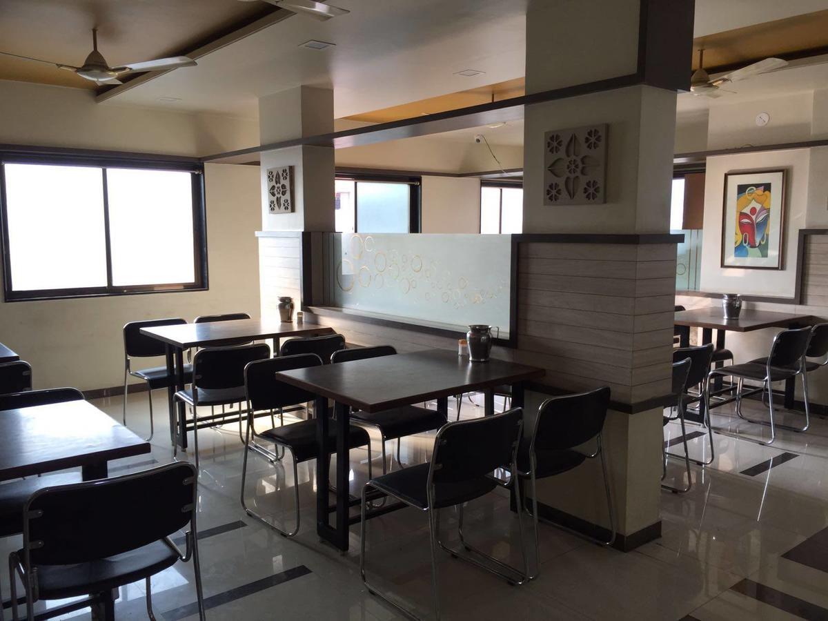 Hotel Vikas Palace Solapur Ngoại thất bức ảnh
